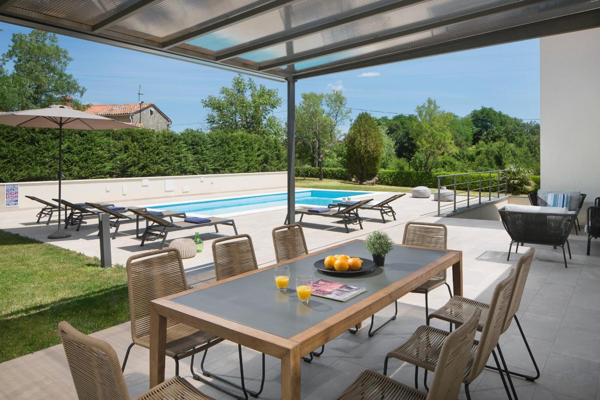 Villa Del Sol With Large Garden Perfect For Families Labin  Eksteriør billede