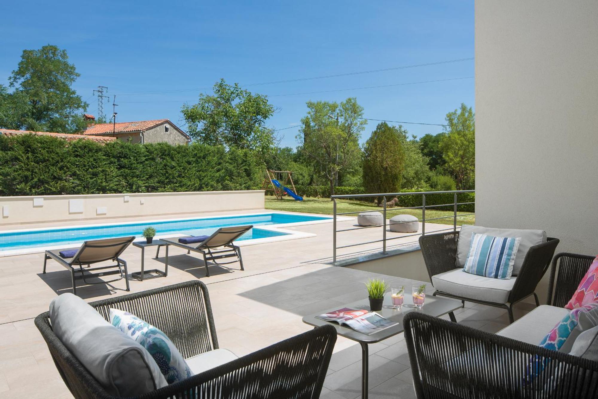 Villa Del Sol With Large Garden Perfect For Families Labin  Eksteriør billede