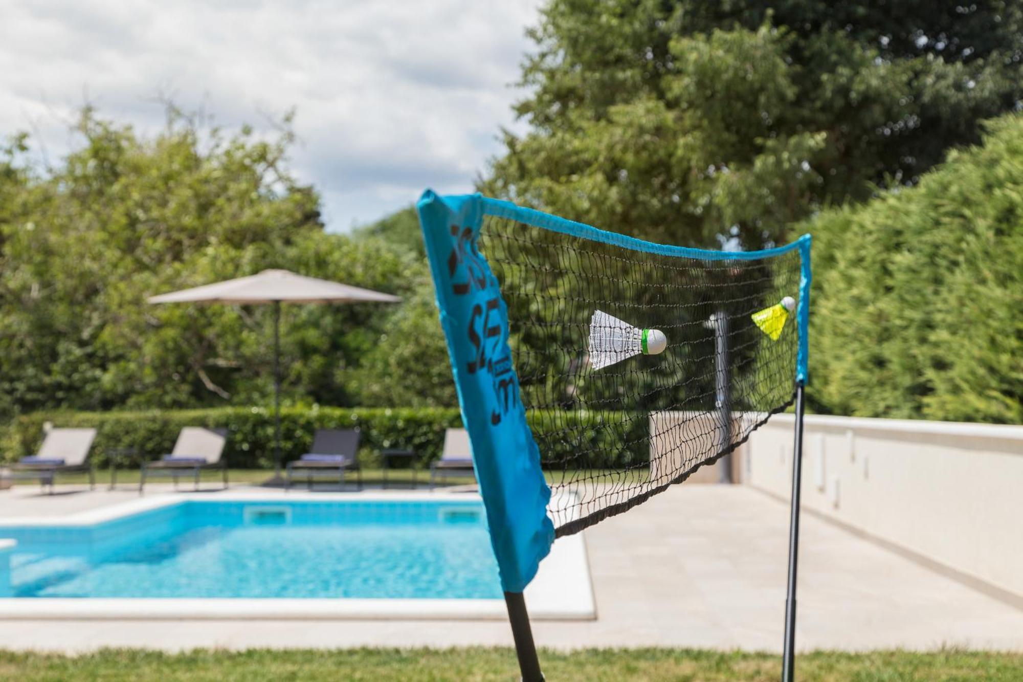 Villa Del Sol With Large Garden Perfect For Families Labin  Eksteriør billede